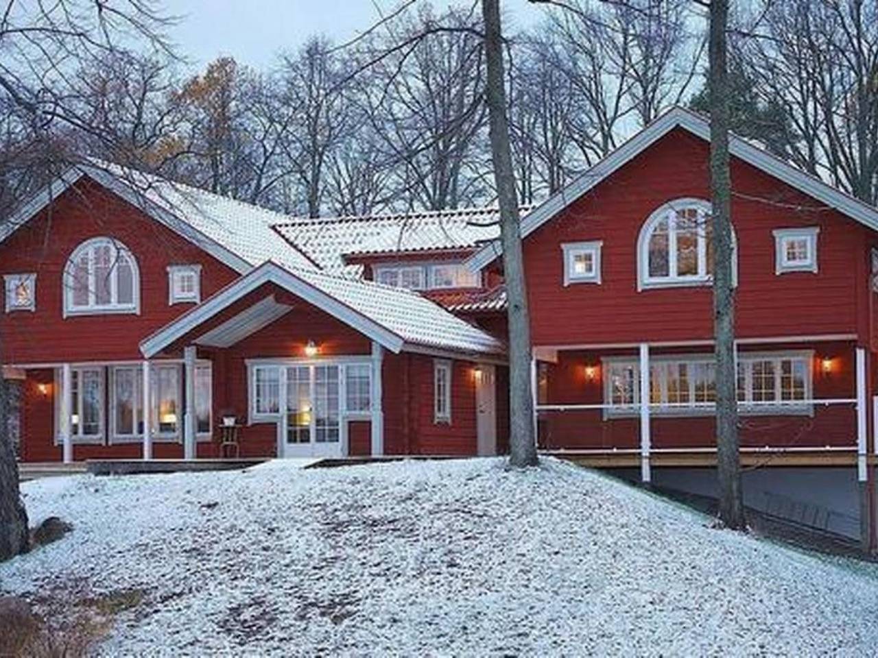 Grosses Sommerhaus direkt am See in Kinda, Östergötland