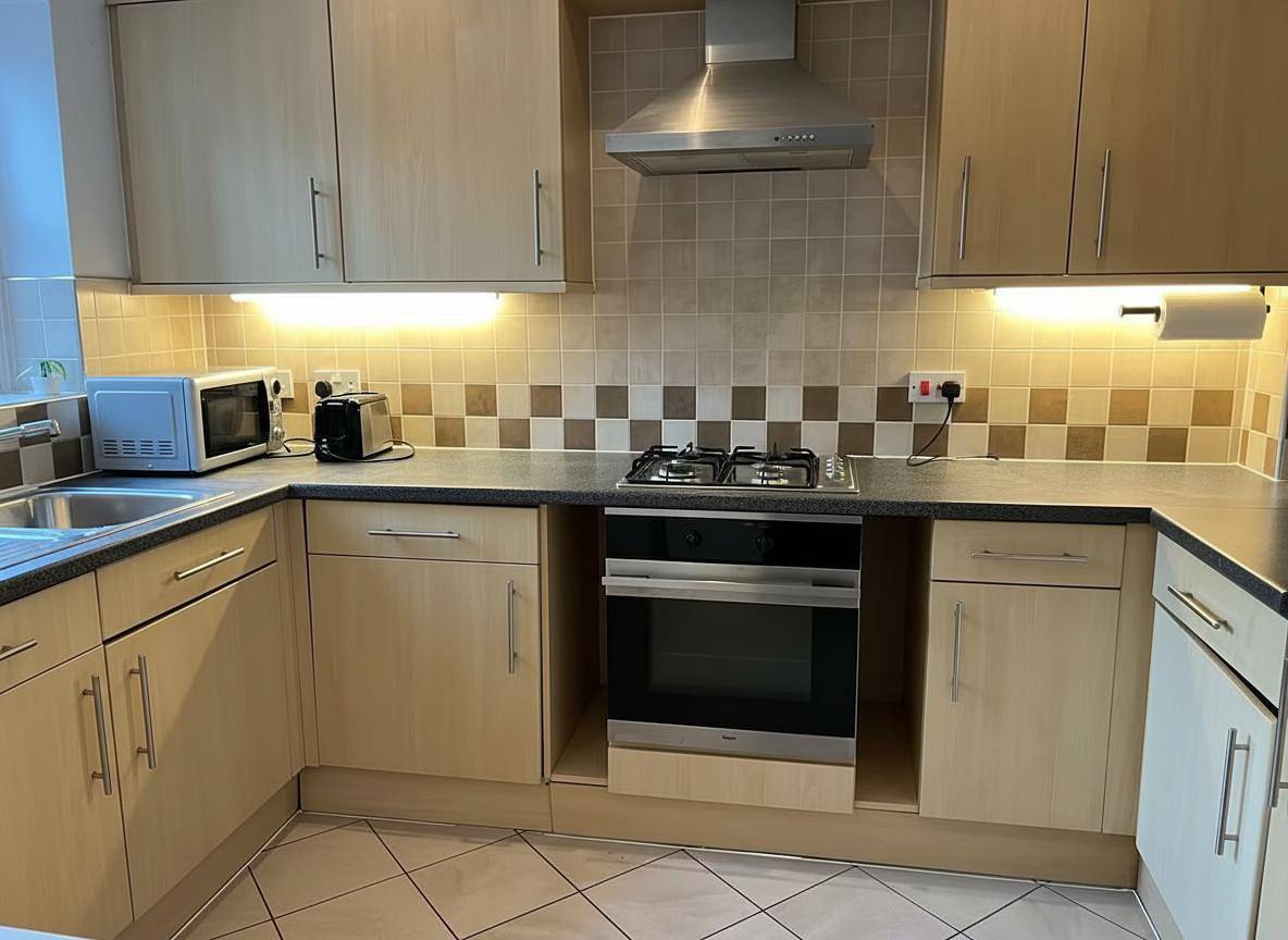 Entire holiday apartment, Central 2-Bed Apartment - Sleeps 5 & Free Parking in Derby, East Midlands
