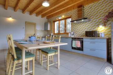 Gîte pour 6 personnes, avec jardin et terrasse dans Gex