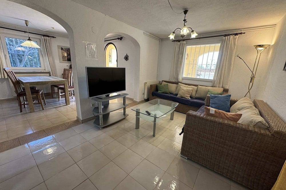 Strandnahes Ferienhaus, privater Pool, Internet, schöner Barbecue, Spülmaschine in Fanadix, Benissa