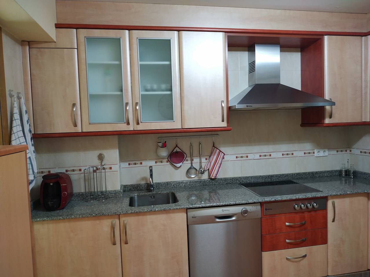 Hel lägenhet, Cozy Family Apartment with Wi-Fi in Ordes in Ordes, A Coruña eanangoddi