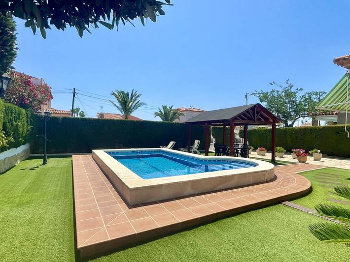 Casa de huéspedes para 6 personas, con jardín en Miami Platja
