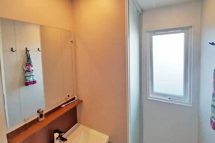 Zecamping 3* pataugeoire piscine locatif Tv Lv clim 35m2 8 pers in Saint-Mitre-les-Remparts, Mediterranean Coast (France)