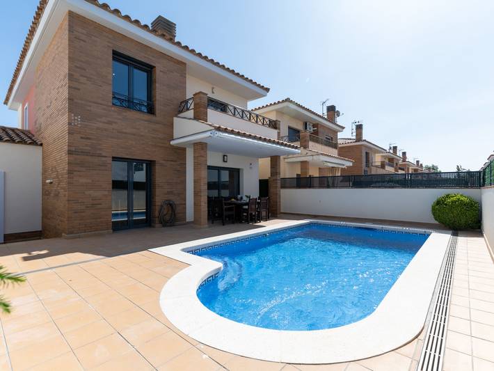 Ferienhaus für 8 Personen, mit Terrasse und Garten, mit Haustier in Empuriabrava
