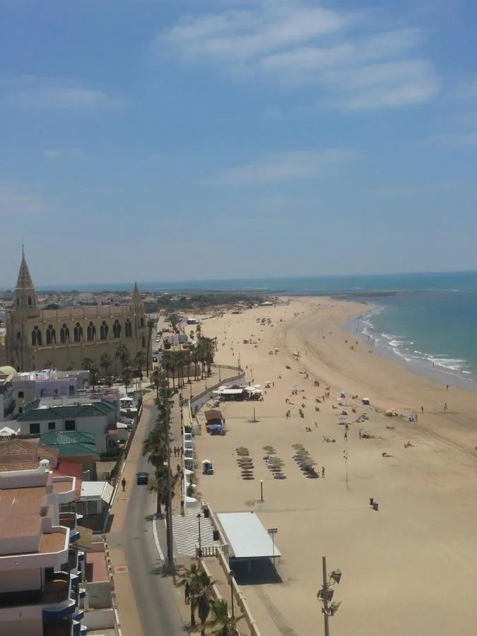 Apartamento de vacaciones para 4 personas, con vistas además de terraza y piscina - 1