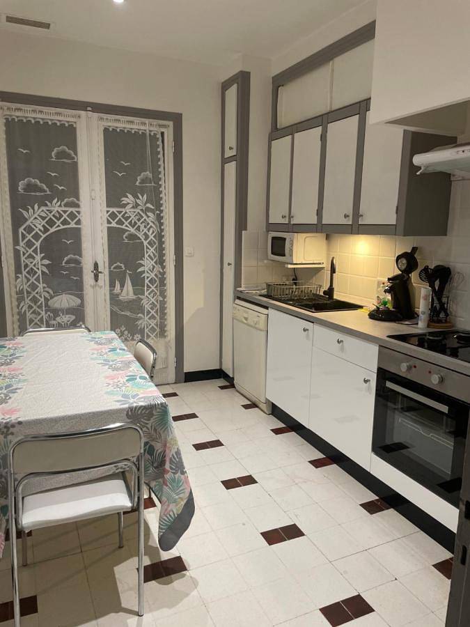 Appartement entier, Three-Bedroom Apartment in Colombiers, Côte d'Améthyste