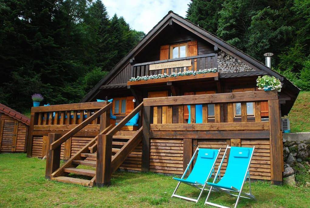 La Mazzonette - 4* chalet in de natuur met hottub in Dommartin-lès-Remiremont, Région d'Épinal