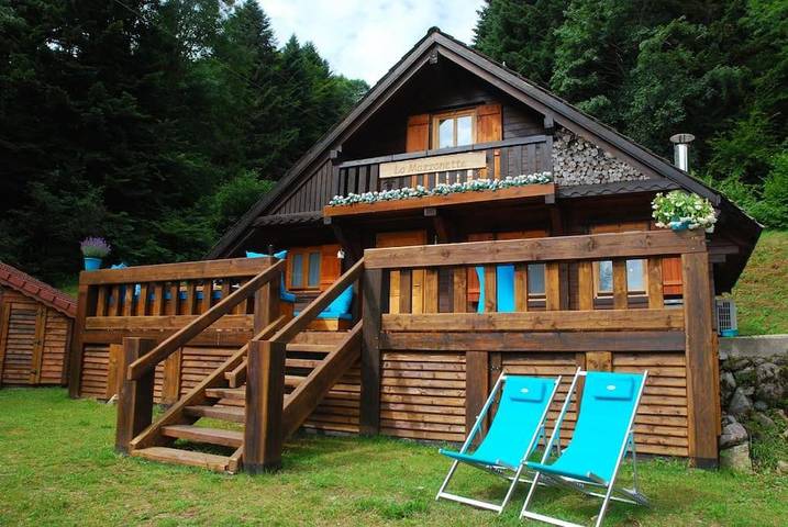 Chalet pour 6 personnes, avec jardin ainsi que terrasse et jacuzzi
