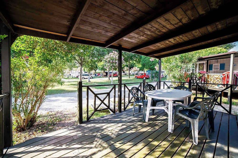 Mobil-home avec terrasse et climatisation in Manerba del Garda, Montagnes autour du lac de Garde