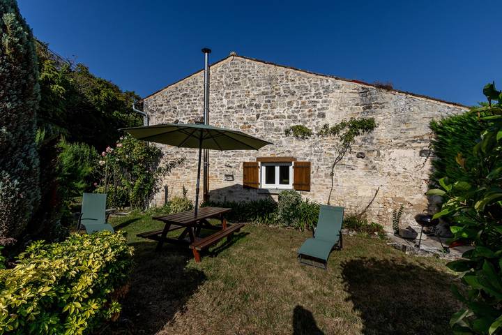 Gîte pour 4 personnes, avec Piscine à Saint-Simon-de-Pellouaille