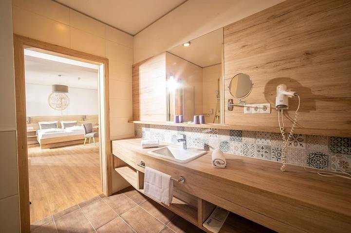 Doppelzimmer Kaiserlinde 32-36m² - Hotel Mönichwalderhof in Gemeinde Waldbach-Mönichwald, Steirerland
