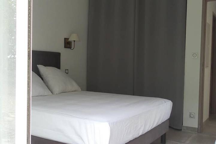 Gîte pour 4 personnes, avec Terrasse et Jardin à Lurs - 4