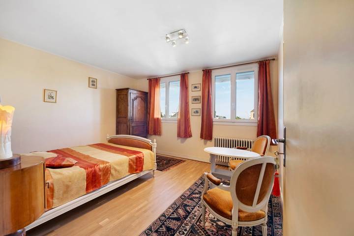 Bed and breakfast 'Chambre Dorée' con jardín compartido y Wi-Fi in Granville, Côte de la Déroute