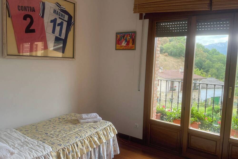The Golf Villa. Housing In A Natural Environment With A Special Charm. in Urturi, Bernedo