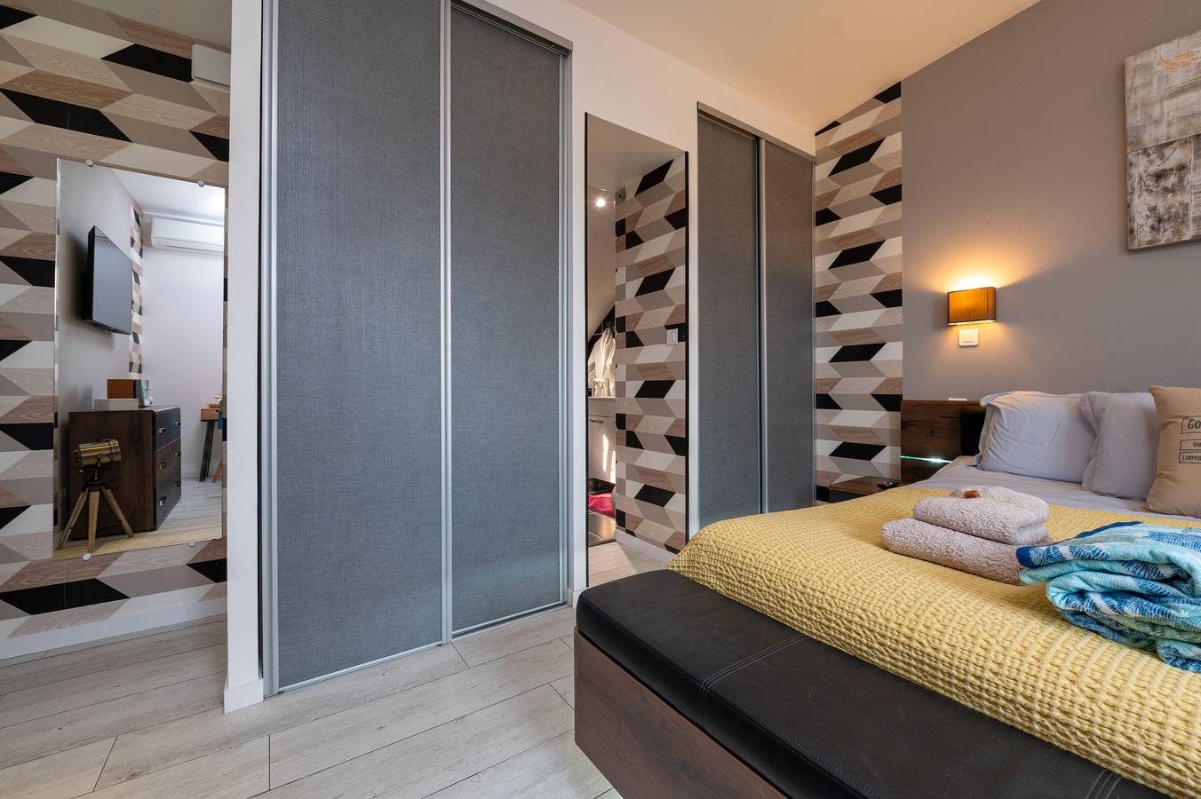 Kamer 'Gwened' met gedeeld terras, wifi en airconditioning in Ploeren, Côte des Mégalithes