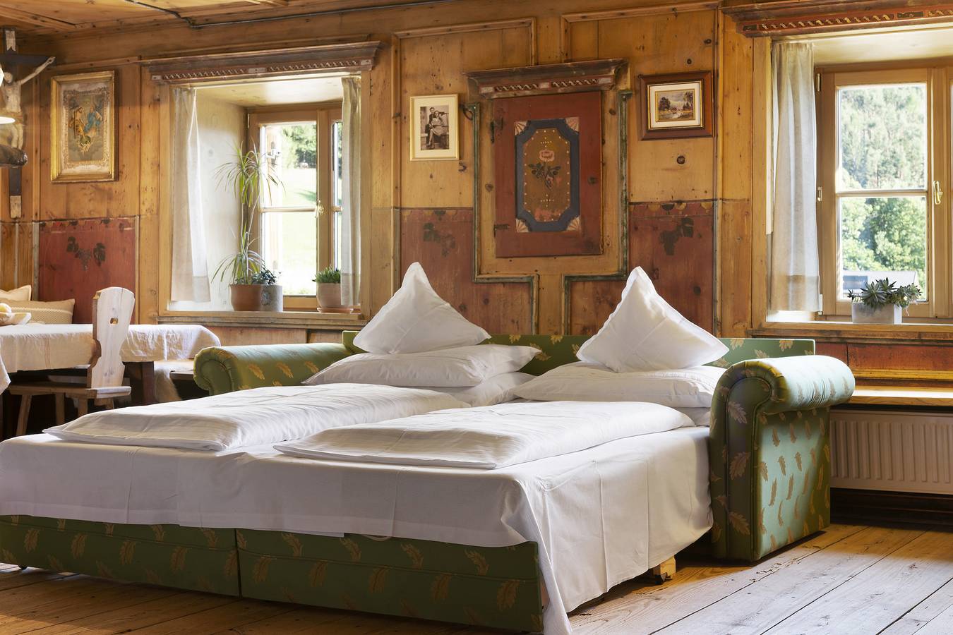 Ganze Wohnung, Historische Ferienwohnung Huber Stube mit Bergblick, Balkon und Wlan in Albions, Lajen