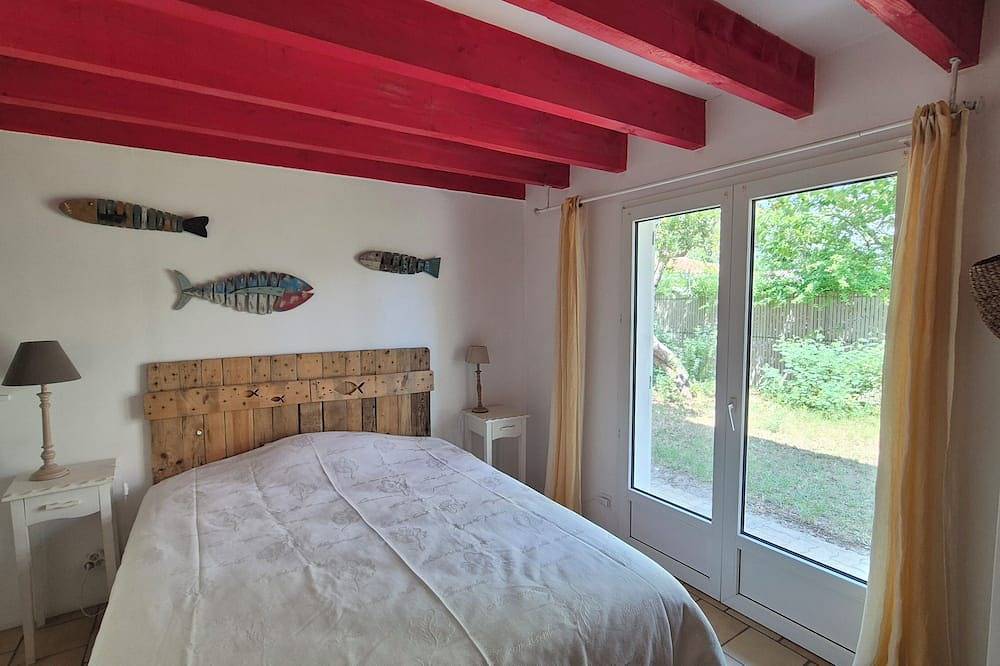 Charming family villa in the heart of the Cap Ferret peninsula in Le Canon, Lège-Cap-Ferret