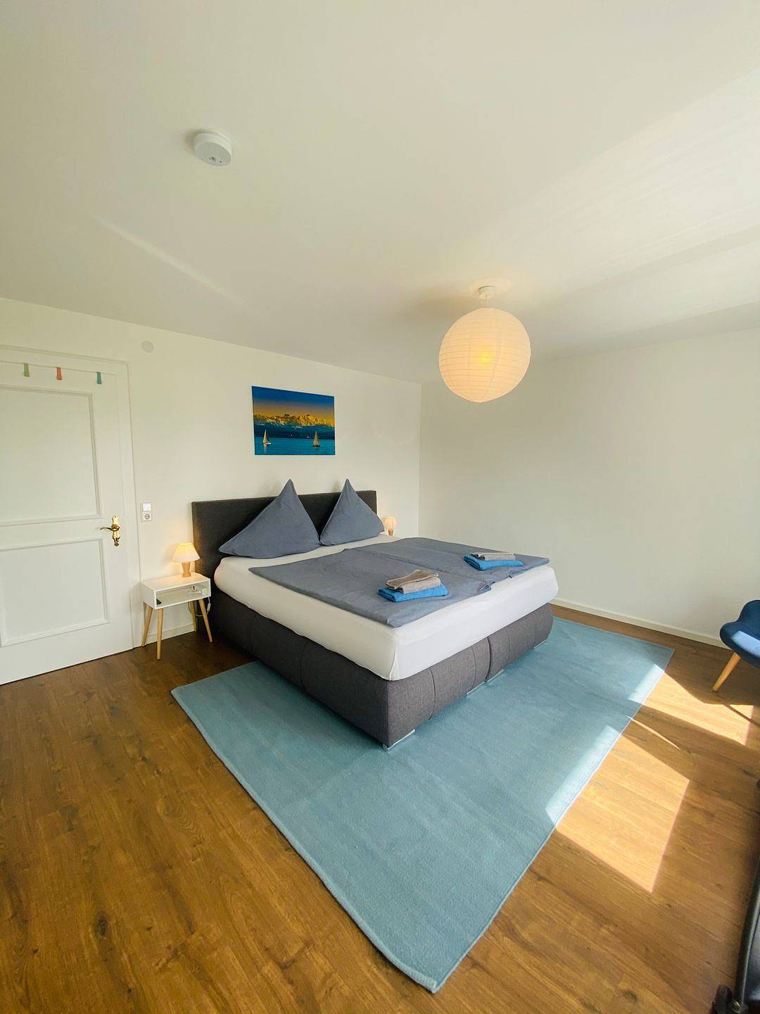 Ganze Wohnung, Traumhafte Ferienwohnung Seeblick Unteruhldingen mit herrlichem Panoramablick in Unteruhldingen, Uhldingen-Mühlhofen