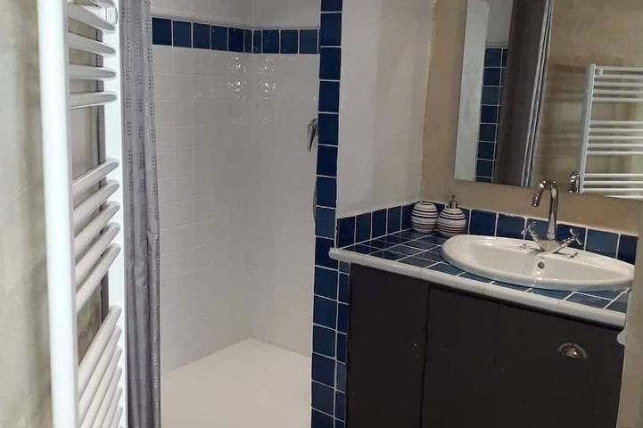 Location de vacances pour 2 personnes, avec terrasse, animaux acceptés à Alleins - 3