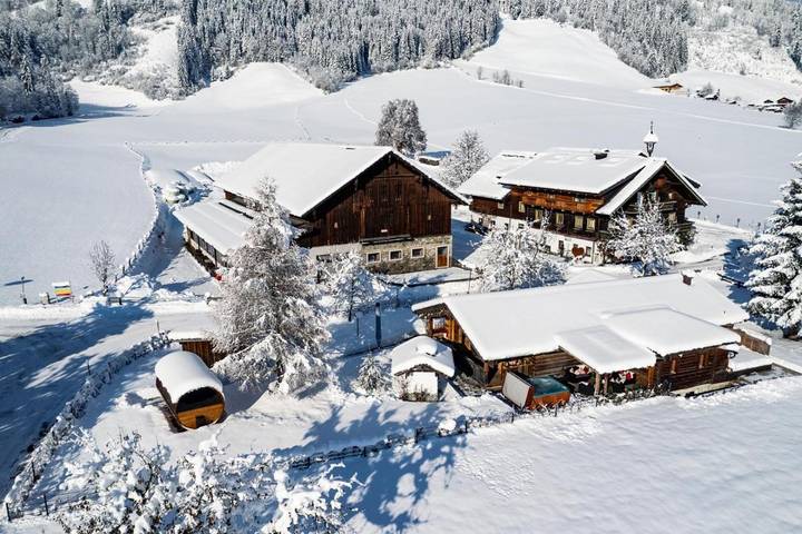 Vakantieappartement voor 7 personen, with Whirlpool and Terras as well as Tuin and Zwembad in Flachau