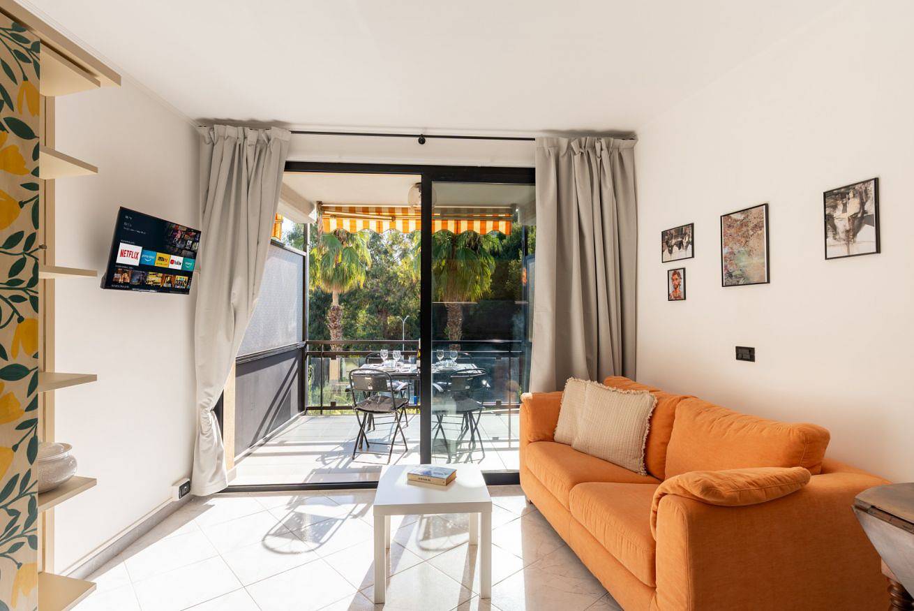 Entire apartment, Guesthost - Bright Terrace Stay near Sanremo Beach in San Remo, Sanremo Municipality