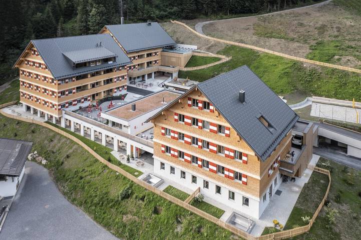Ferienwohnung für 6 Personen, mit Sauna und Ausblick sowie Pool und Garten, kinderfreundlich am Arlberg - 3