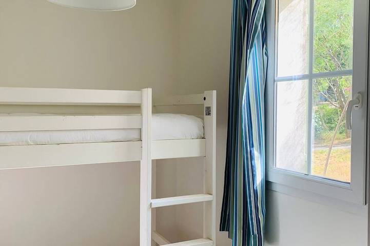 Location de vacances pour 8 personnes, avec jardin ainsi que piscine et terrasse, animaux acceptés à Cabriès - 4