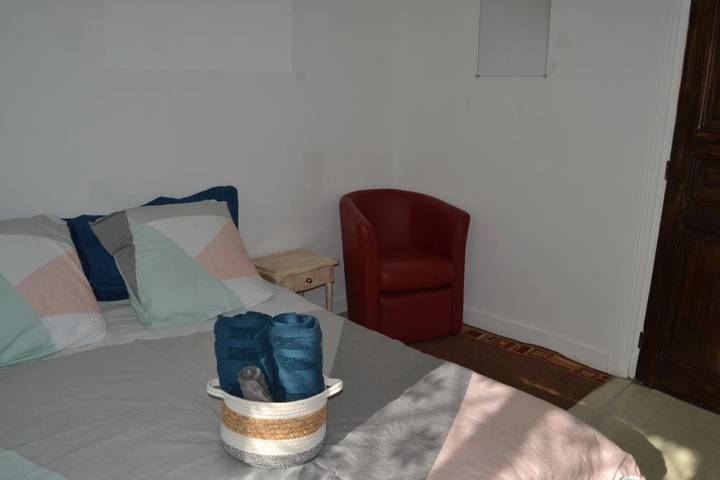 Gîte pour 2 personnes, avec vue ainsi que jardin et terrasse à Vorey - 4