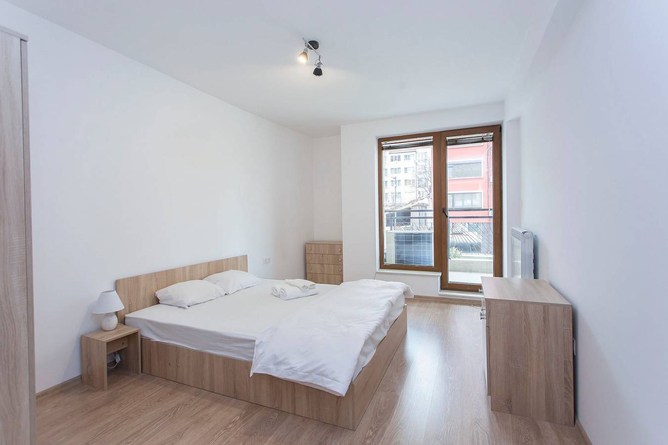 Hel lejlighed, Bright 1Bdr Apartment near Center - Free Parking in Sofia, Bulgarien