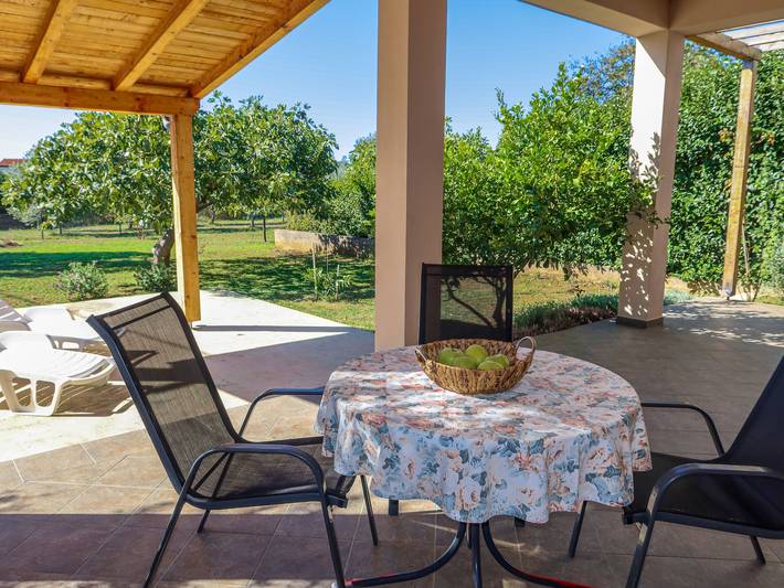 Ferienhaus für 4 Personen, mit Terrasse und Garten in Privlaka - 2