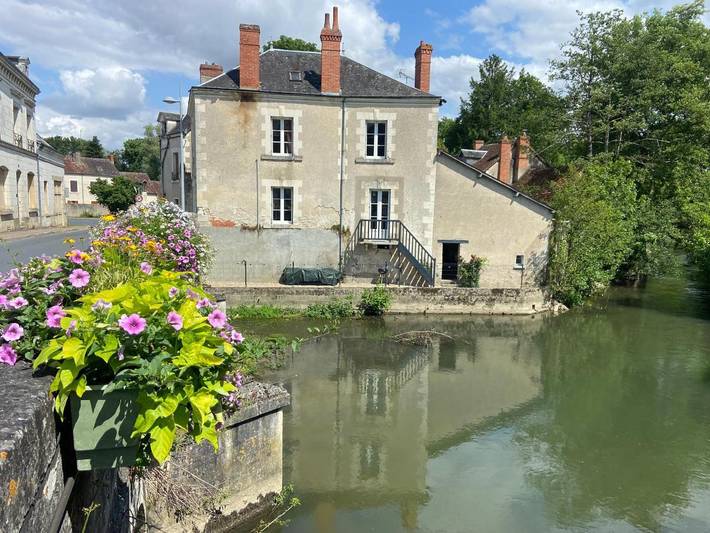 Gîte pour 8 personnes, avec Balcon ainsi que Terrasse et Vue à Châtillon-sur-Indre