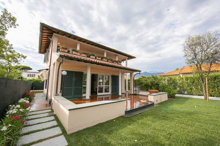 Villa voor 10 personen, met tuin en terras in Forte dei Marmi