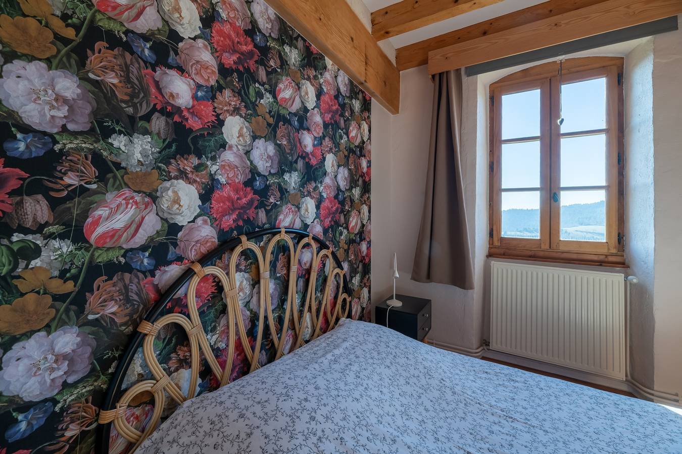 Maison d’hôtes « La Chastanha - Chambre 2 » avec vue sur la montagne in Saint-Symphorien-de-Mahun, Région de Tournon-sur-Rhône