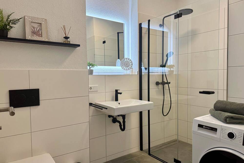 Ganze Wohnung, Exklusive Ferienwohnung im Schloss Espasingen in Espasingen, Stockach
