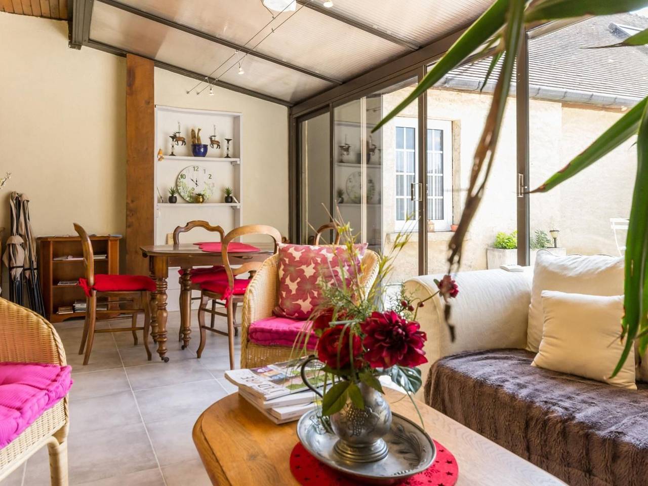 Winemaker's house with terrace and parking near Beaune in La Rochepot, Beaune region