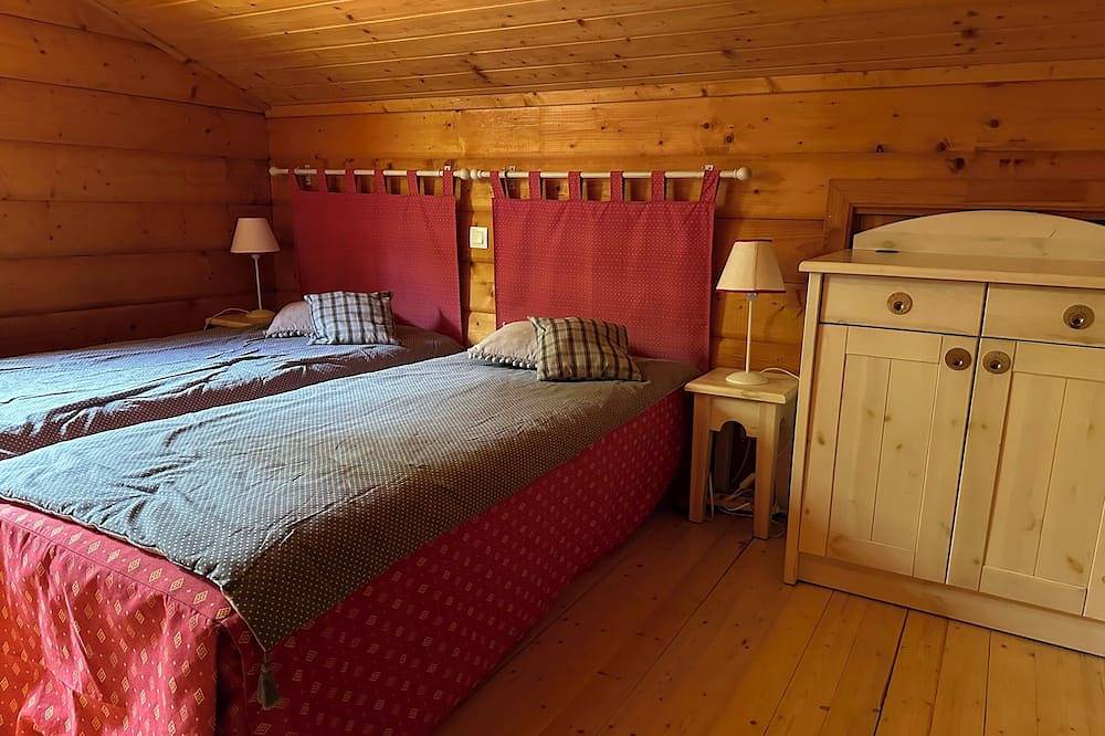 Cottage Proche De Mimizan Et Contis  Balneo/Piscine Dans Village De Vacances in Bias, Côte d’Argent