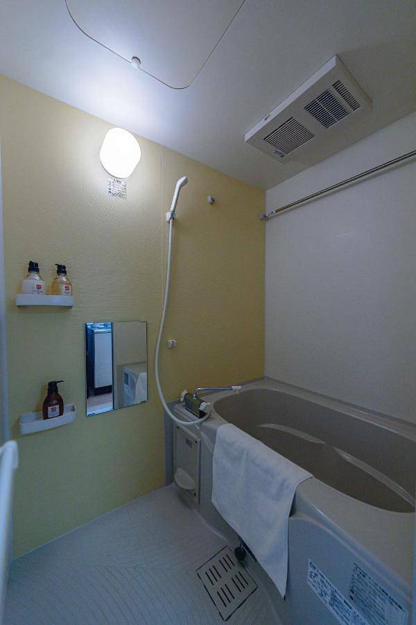 Entire apartment, アドバンス難波ウィンズ in Osaka, Osaka Prefecture