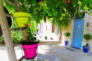 Chambre d’hôte pour 2 personnes, avec jardin dans Dentelles de Montmirail