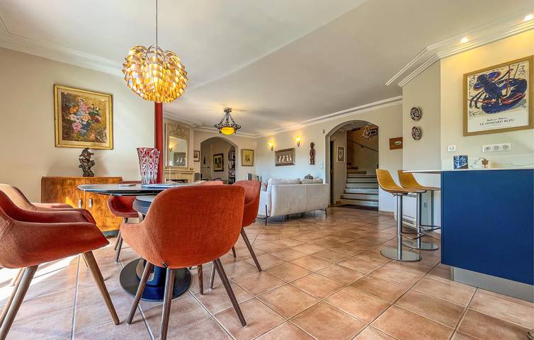 Encantador piso de 2 dormitorios con piscina y terraza cerca del centro de Ventabren in Ventabren, Costa mediterránea (Francia)