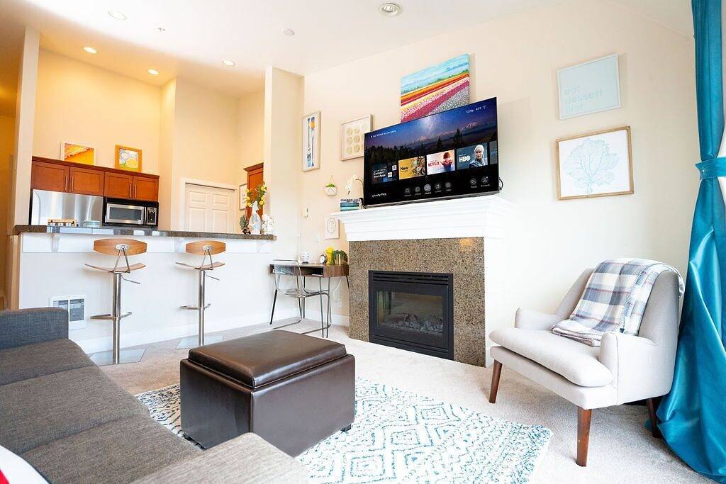 Ganze Wohnung, Top Floor Water View Oasis near Space Needle & Cruise in Seattle, King County