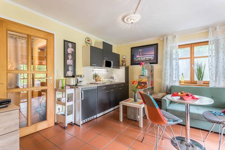 Ganzes Studio, Einzimmerapartment 'Chiemgau - Erleben' mit Bergblick, Garten und Wlan in Siegsdorf, Chiemgauer Alpen