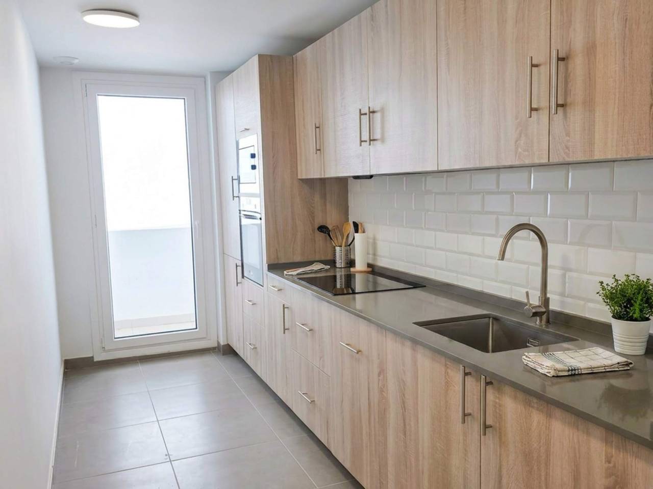 Apartamento entero, Apartamento de vacaciones para 6 personas con jardín in Estepona, Costa del Sol
