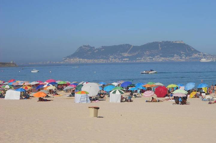 Gîte pour 2 personnes, avec Piscine à Ceuta