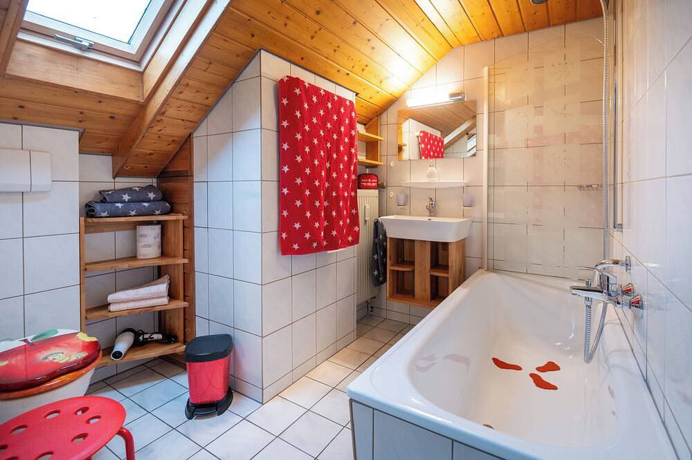 Ganze Wohnung, „Erholung pur im Schwarzwald – Gemütliche Ferienwohnung \"Große Schwarzwaldliebe\" in Rötenbach (Friedenweiler), Friedenweiler