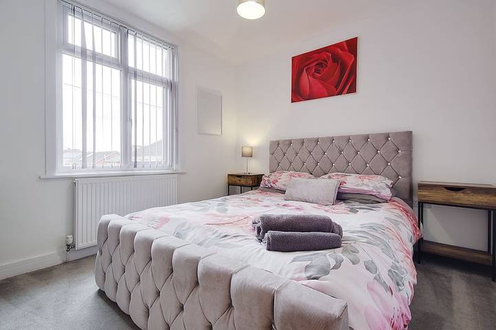 Appartement entier, Appartement-Salle de bain privée-683 Wimborne Road in Bournemouth, Angleterre du Sud-Ouest