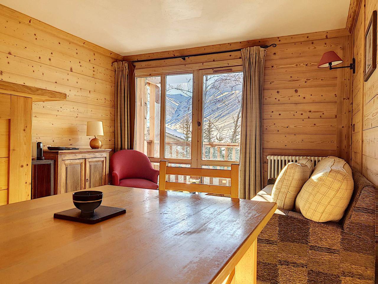 Appartement entier, Charmant Appartement au Chatelard, Val-d'Isère, Accès Direct aux Pistes, Parking Inclus in Val-d'Isère, Parc National de la Vanoise