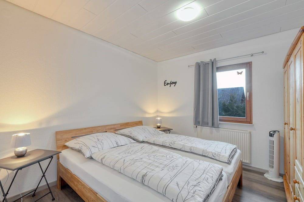 Ferienhaus bei Zoe (eigene Sauna, Wlan, See, Wald, Wellness) in Kirchheim, Knüllgebirge