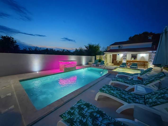 Ferienhaus für 10 Personen, mit Pool und Terrasse, mit Haustier in Medulin - 2