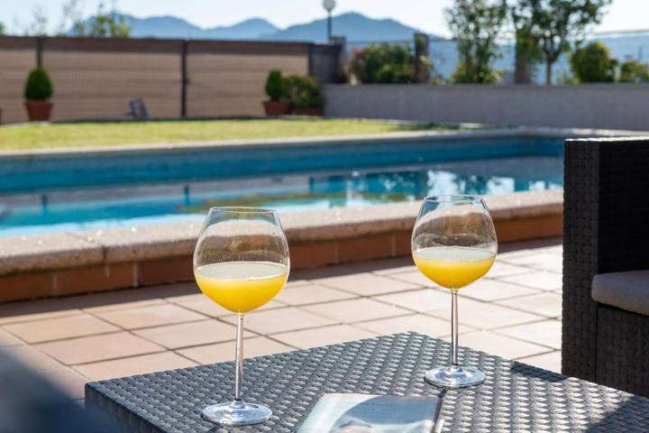 Chalet para 11 personas, con Balcón y Jacuzzi además de Terraza y Piscina en Nigrán