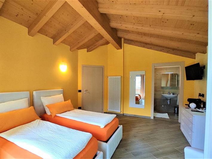 B&B für 2 Personen, mit Ausblick und Garten, mit Haustier in Bergell